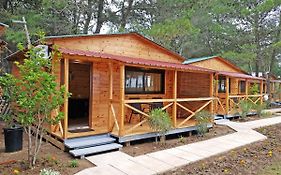 Saranda Beach Bungalow